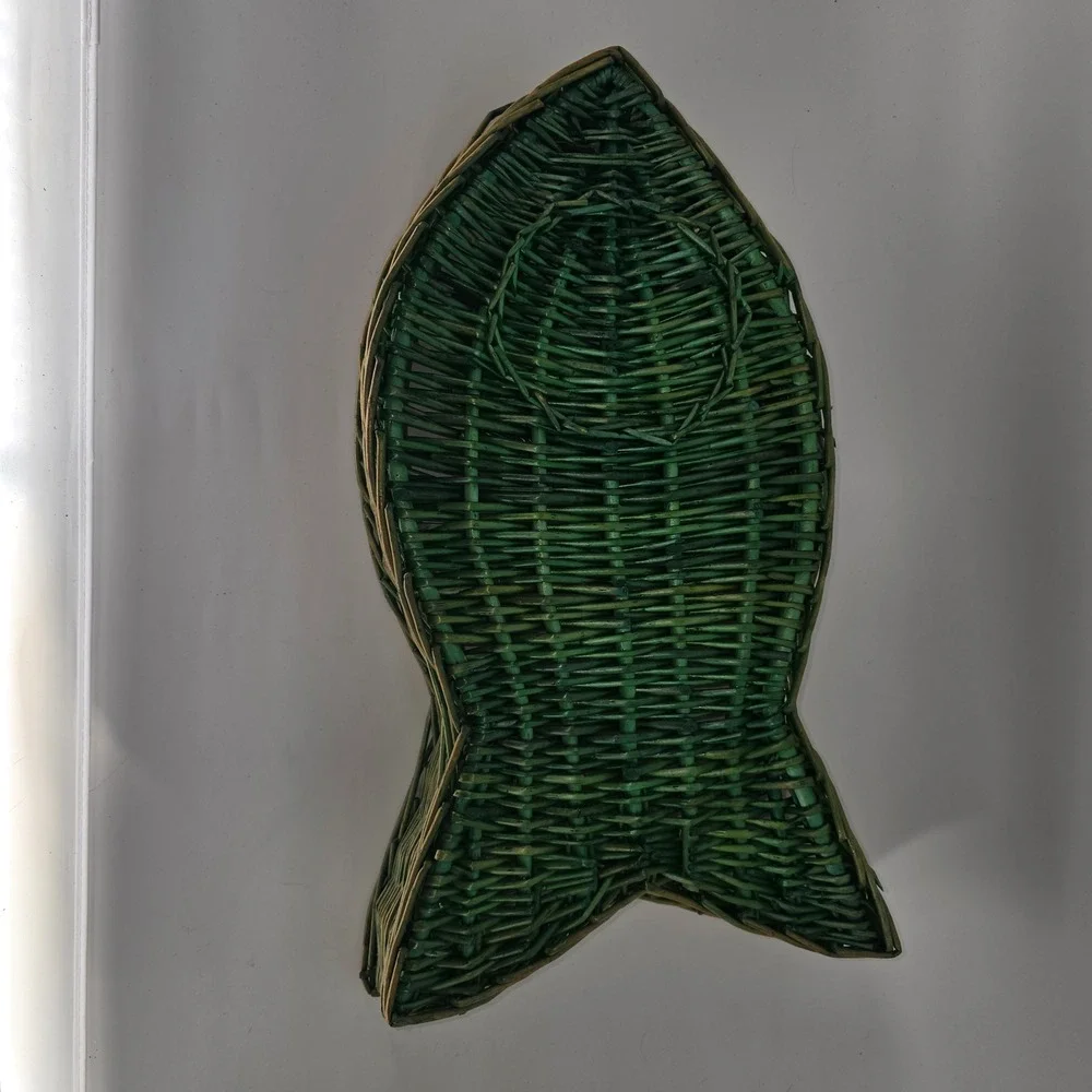 Vintage Woven Wicker Fish Shaped Serving Tray Green Charcuterie Platter 20 Inch